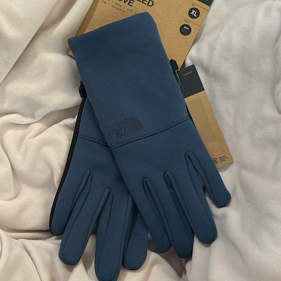 NORTH FACE Women’s Etip Recycled Glove NWT - Picture 2 of 2